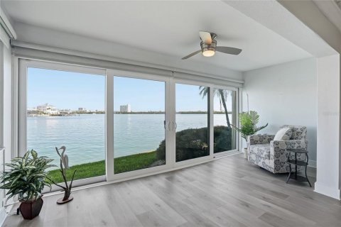 Condo in Clearwater, Florida, 2 bedrooms № 2110301 - photo 5