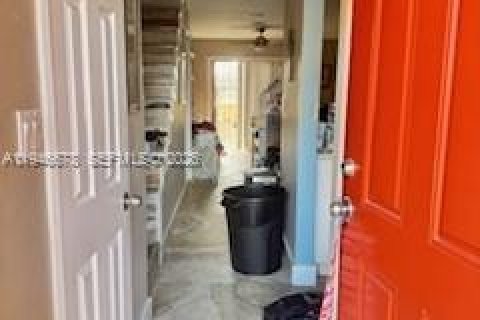 Townhouse in Hialeah, Florida 2 bedrooms, 83.61 sq.m. № 2002897 - photo 2