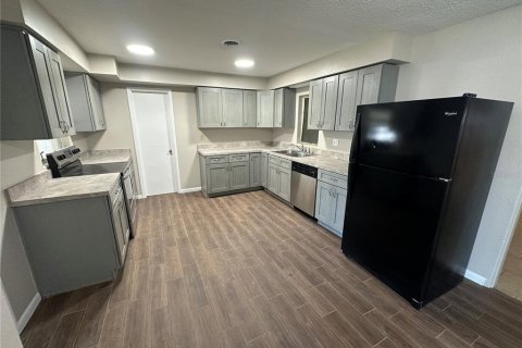 Villa ou maison à louer à Apopka, Floride: 3 chambres, 156.45 m2 № 2413622 - photo 4