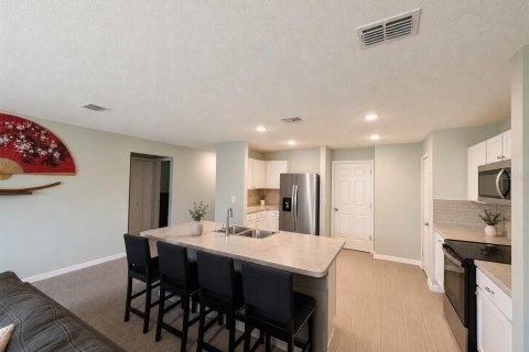 House in Poinciana, Florida 4 bedrooms, 172.89 sq.m. № 2287699 - photo 26