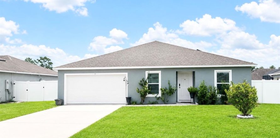 House in Poinciana, Florida 4 bedrooms, 172.89 sq.m. № 2287699
