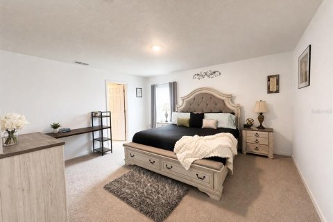 House in Poinciana, Florida 4 bedrooms, 172.89 sq.m. № 2287699 - photo 15