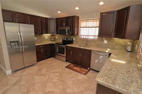 Villa ou maison à vendre à Pembroke Pines, Floride: 4 chambres, 147.71 m2 № 2023602 - photo 9