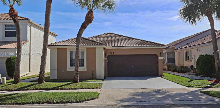 Villa ou maison à Pembroke Pines, Floride 4 chambres, 147.71 m2 № 2023602