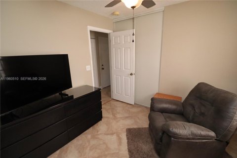 Villa ou maison à vendre à Pembroke Pines, Floride: 4 chambres, 147.71 m2 № 2023602 - photo 19