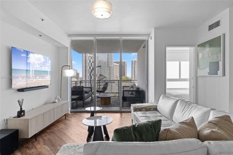 Condo in Miami, Florida, 2 bedrooms № 1976732 - photo 14