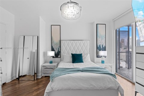 Condo in Miami, Florida, 2 bedrooms № 1976732 - photo 20