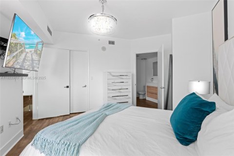 Condo in Miami, Florida, 2 bedrooms № 1976732 - photo 25
