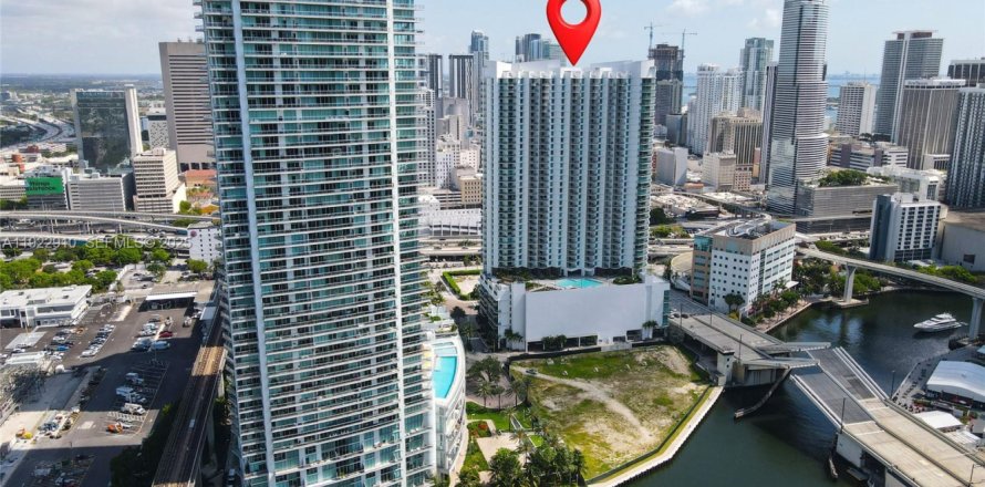 Condo in Miami, Florida, 2 bedrooms № 1976732