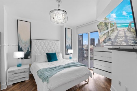 Condo in Miami, Florida, 2 bedrooms № 1976732 - photo 21