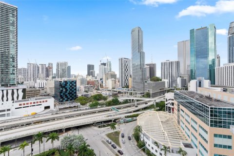 Condo in Miami, Florida, 2 bedrooms № 1976732 - photo 28