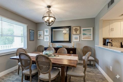 Condo in Saint Petersburg, Florida, 2 bedrooms  № 2211626 - photo 7