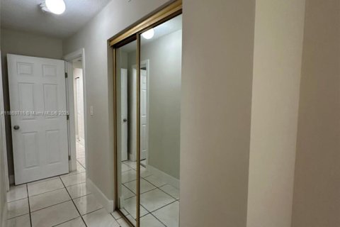 Condominio en venta en Miami, Florida, 1 dormitorio, 83.43 m2 № 1979414 - foto 5