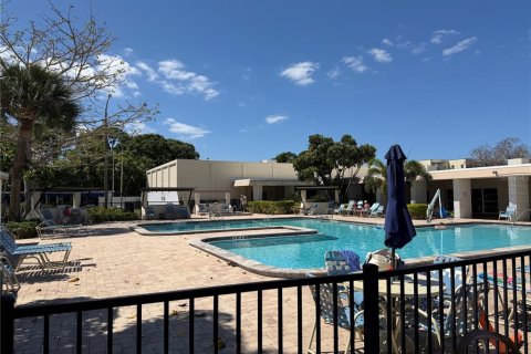 Copropriété à vendre à Saint Petersburg, Floride: 2 chambres, 77.11 m2 № 2100467 - photo 17