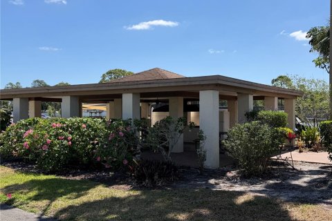 Copropriété à vendre à Saint Petersburg, Floride: 2 chambres, 77.11 m2 № 2100467 - photo 11