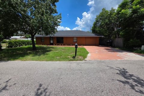 Villa ou maison à louer à Clermont, Floride: 3 chambres, 128.21 m2 № 1880606 - photo 1