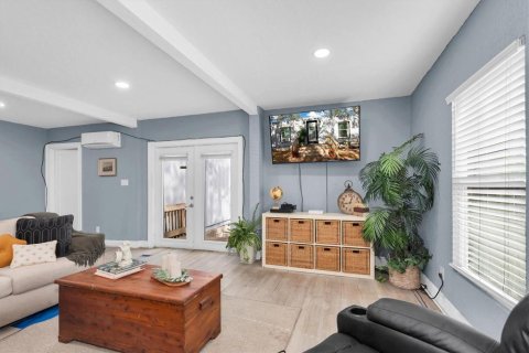 House in Saint Petersburg, Florida 2 bedrooms, 118.91 sq.m. № 1566715 - photo 8
