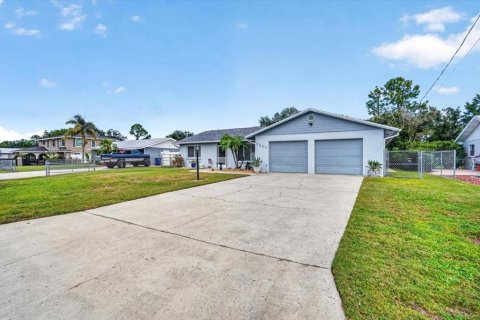 Villa ou maison à vendre à Bradenton, Floride: 3 chambres, 149.48 m2 № 2400176 - photo 3