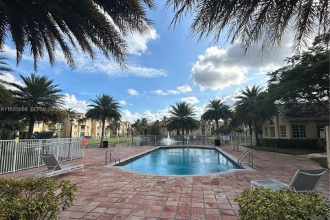 Condo in Davie, Florida, 2 bedrooms  № 1989509 - photo 29