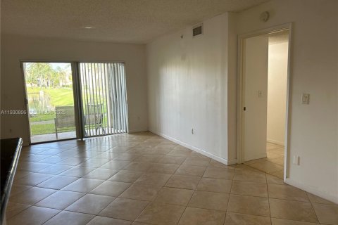 Condo in Davie, Florida, 2 bedrooms  № 1989509 - photo 18