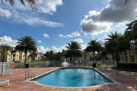Condo in Davie, Florida, 2 bedrooms  № 1989509 - photo 27