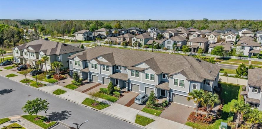 Adosado en Land O' Lakes, Florida 3 dormitorios, 148.74 m2 № 2258942