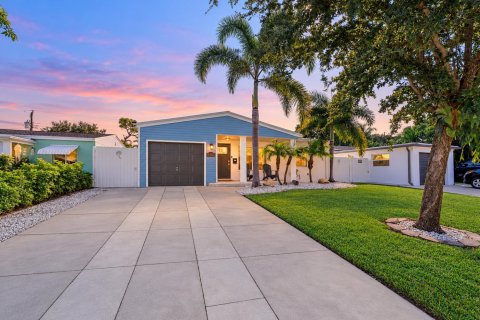 House in Oakland Park, Florida 2 bedrooms, 98.2 sq.m. № 2431524