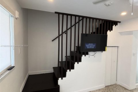 Appartement à louer à Miami, Floride: 2 chambres, 74.41 m2 № 1946464 - photo 4