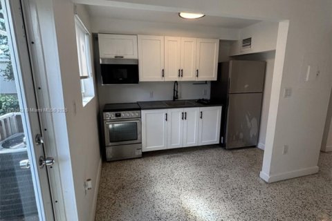 Appartement à louer à Miami, Floride: 2 chambres, 74.41 m2 № 1946464 - photo 10