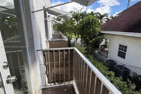 Appartement à louer à Miami, Floride: 2 chambres, 74.41 m2 № 1946464 - photo 12