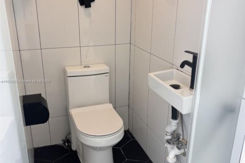 Appartement à louer à Miami, Floride: 2 chambres, 74.41 m2 № 1946464 - photo 8