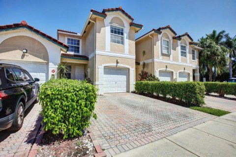 Villa ou maison à louer à Coral Springs, Floride: 3 chambres, 142.7 m2 № 2246347 - photo 2