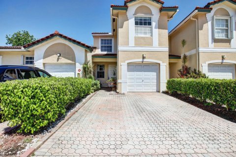 Villa ou maison à louer à Coral Springs, Floride: 3 chambres, 142.7 m2 № 2246347 - photo 3
