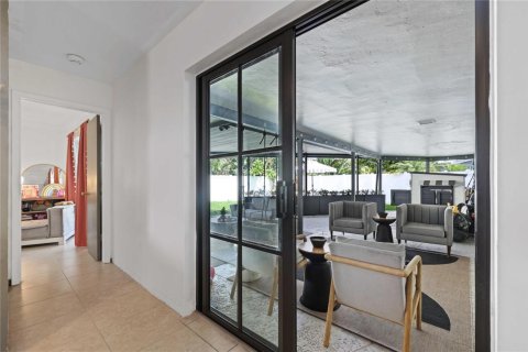House in Fort Lauderdale, Florida 2 bedrooms, 128.67 sq.m. № 2193444 - photo 15
