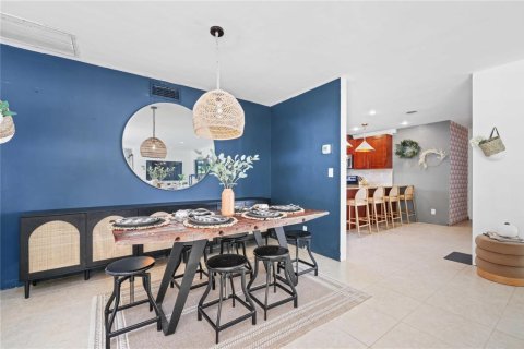 House in Fort Lauderdale, Florida 2 bedrooms, 128.67 sq.m. № 2193444 - photo 7