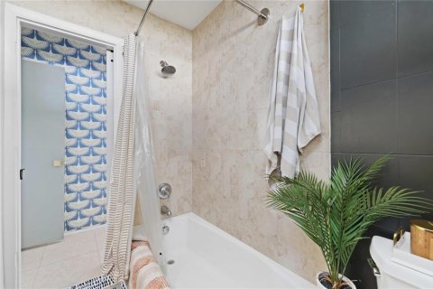 House in Fort Lauderdale, Florida 2 bedrooms, 128.67 sq.m. № 2193444 - photo 21