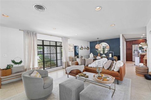 House in Fort Lauderdale, Florida 2 bedrooms, 128.67 sq.m. № 2193444 - photo 5