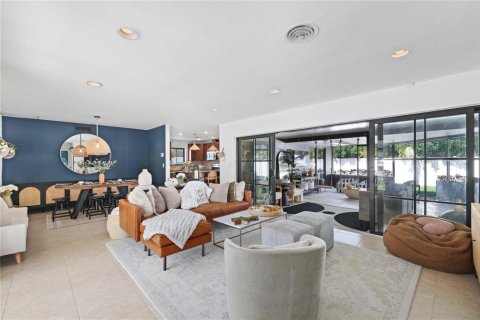 House in Fort Lauderdale, Florida 2 bedrooms, 128.67 sq.m. № 2193444 - photo 30
