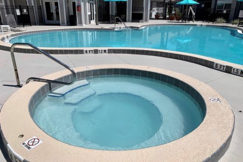 Condo in Kissimmee, Florida, 1 bedroom  № 1705443 - photo 15