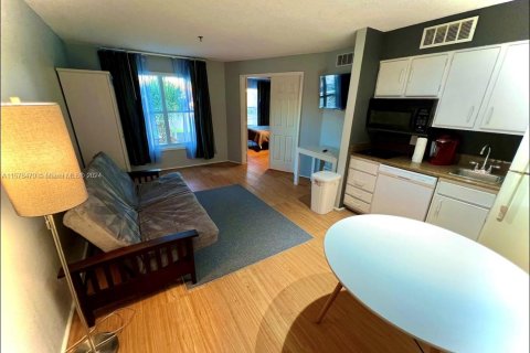 Condo in Kissimmee, Florida, 1 bedroom  № 1705443 - photo 1