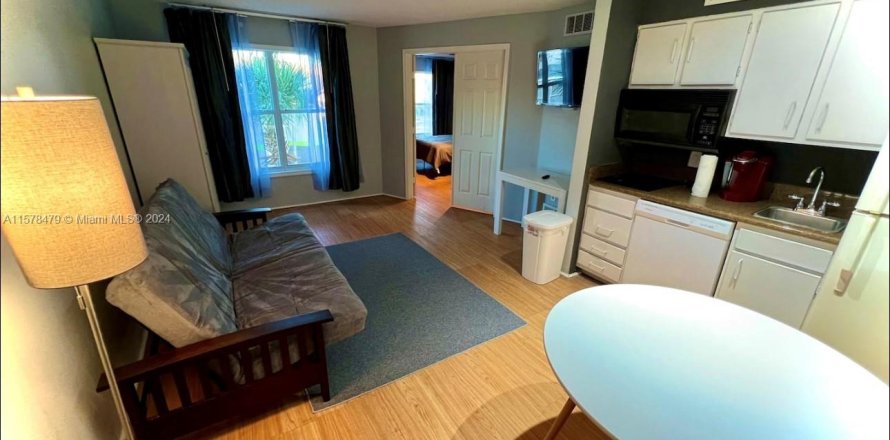 Condo in Kissimmee, Florida, 1 bedroom  № 1705443