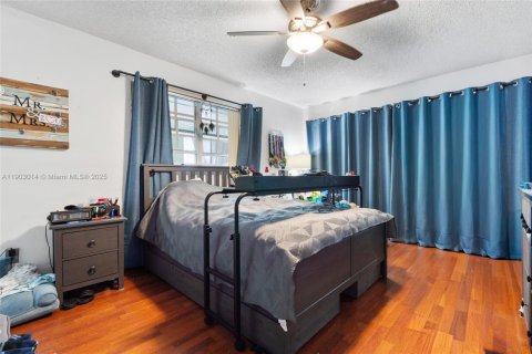 Adosado en venta en Hialeah, Florida, 2 dormitorios, 134.89 m2 № 2019476 - foto 23