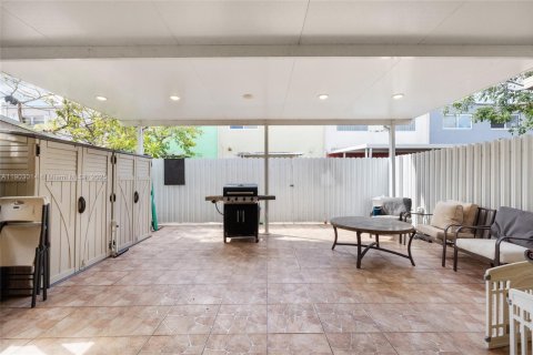 Adosado en venta en Hialeah, Florida, 2 dormitorios, 134.89 m2 № 2019476 - foto 30