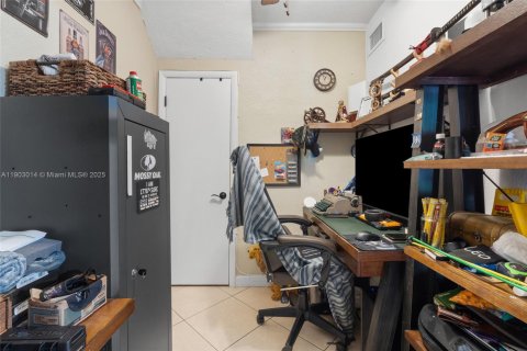 Adosado en venta en Hialeah, Florida, 2 dormitorios, 134.89 m2 № 2019476 - foto 21