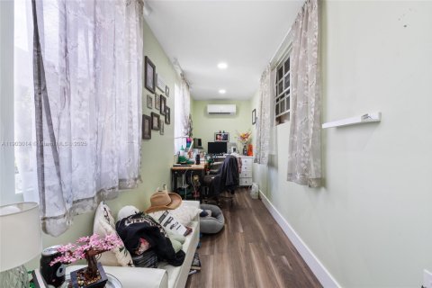Adosado en venta en Hialeah, Florida, 2 dormitorios, 134.89 m2 № 2019476 - foto 24