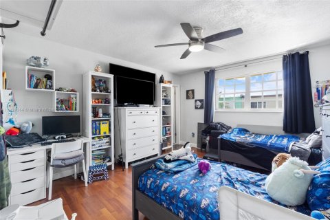 Adosado en venta en Hialeah, Florida, 2 dormitorios, 134.89 m2 № 2019476 - foto 28