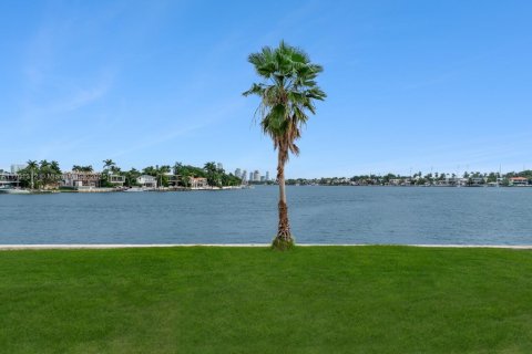 Terreno en venta en Miami, Florida № 1762458 - foto 8