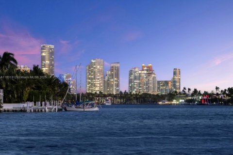Terreno en venta en Miami, Florida № 1762458 - foto 11