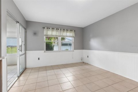 House in Sun City Center, Florida 2 bedrooms, 157.38 sq.m. № 2349817 - photo 12