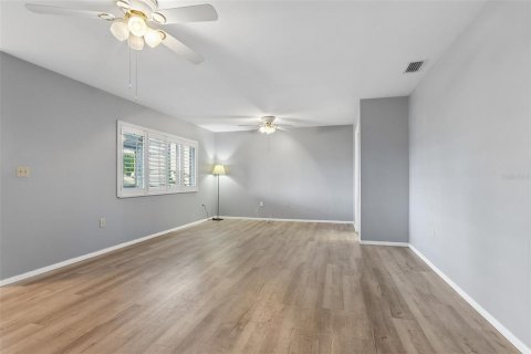 House in Sun City Center, Florida 2 bedrooms, 157.38 sq.m. № 2349817 - photo 6